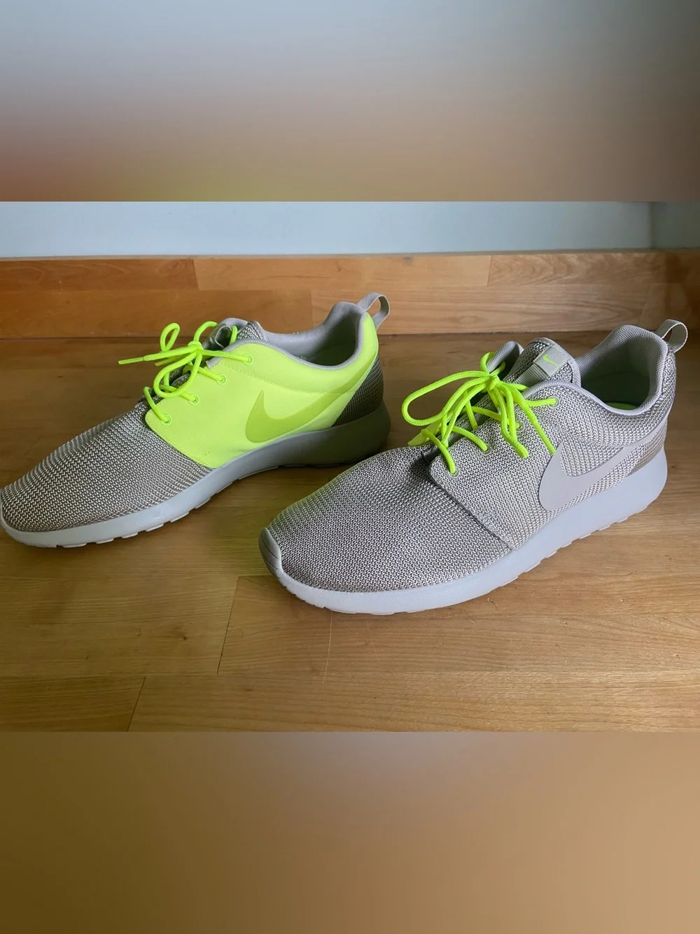 Nike Roshe Run “Classic Stone/Volt” sz 13D